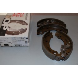 BSA2132.00 OPEN PARTS Kit ganasce freno PER FIAT PANDA UNO LANCIA Y Y10